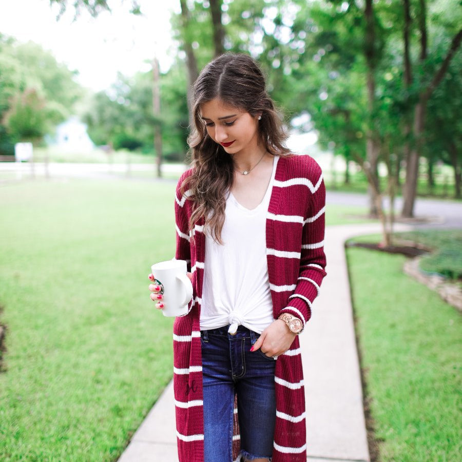 long-sleeve open front cardigan made from super soft, classic fabric with horizontal stripes and a relaxed fit in burgundy
