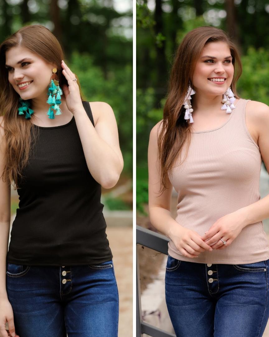 a sleeveless tank top made of stretchy ribbed fabric in black and ivory