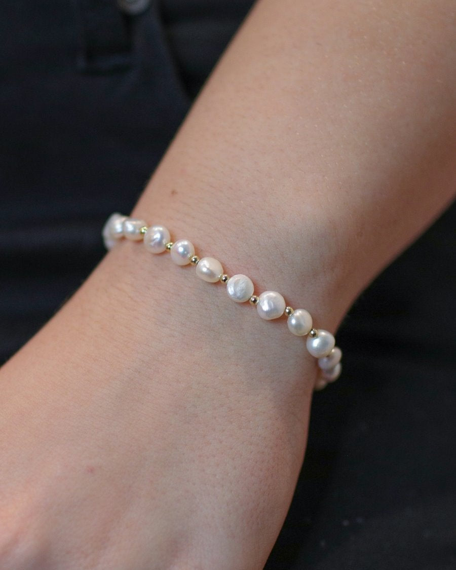 Hidden Gem Pearl Bracelet