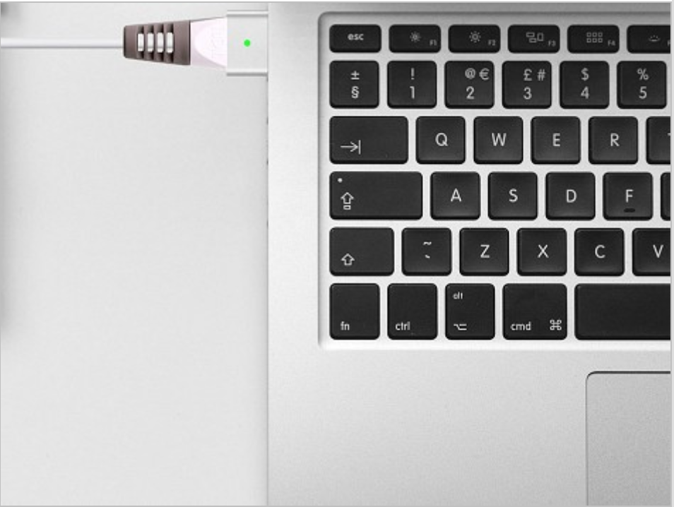 Klip Cable Protector for Magsafe (Lifestyle)