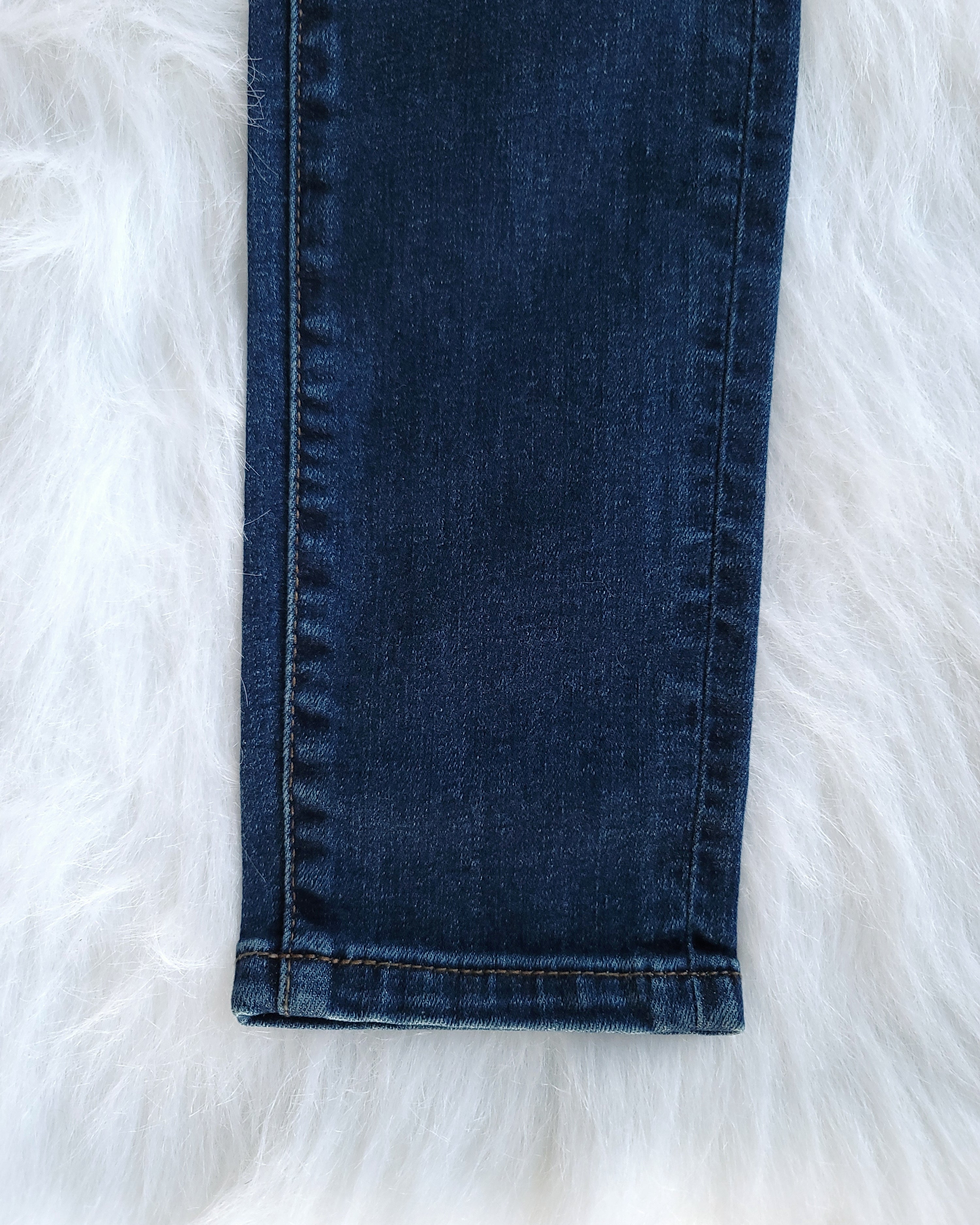 Mid-Rise Non-Distressed Dark Wash Skinny Jeans FLATLAY