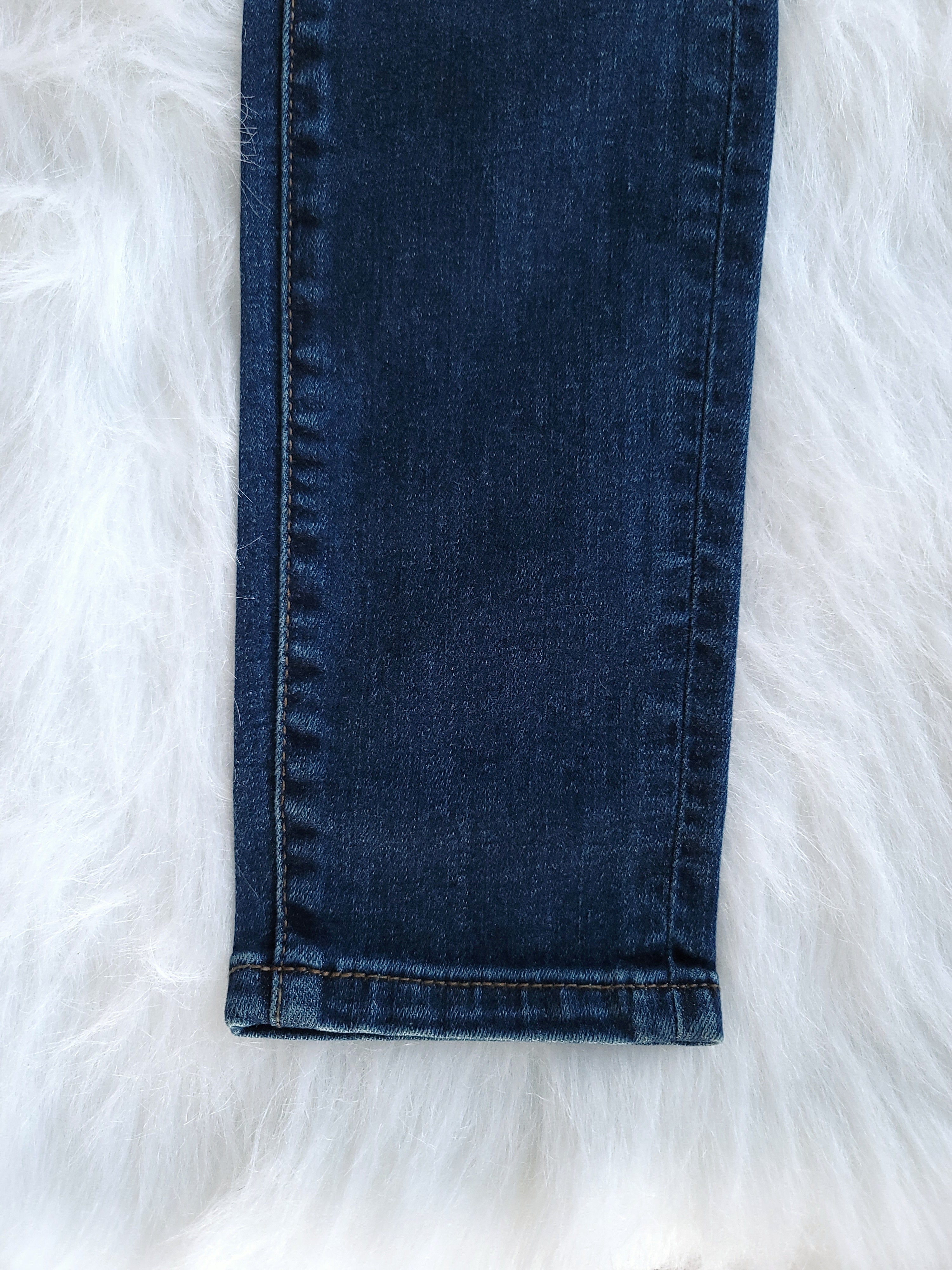 Mid-Rise Non-Distressed Dark Wash Skinny Jeans FLATLAY