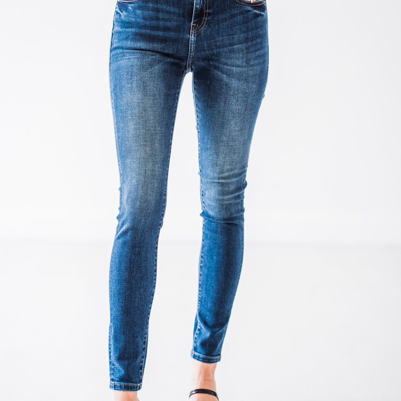 Mid-Rise Non-Distressed Skinny Jeans VICTORIA