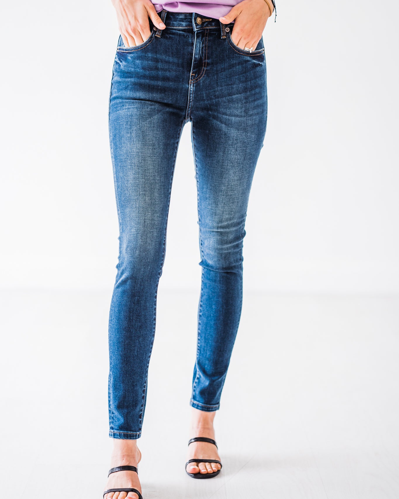 Mid-Rise Non-Distressed Skinny Jeans VICTORIA