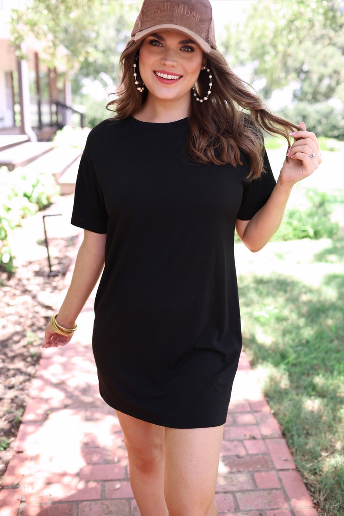 lightweight short sleeve basic t-shirt dress with a round neck