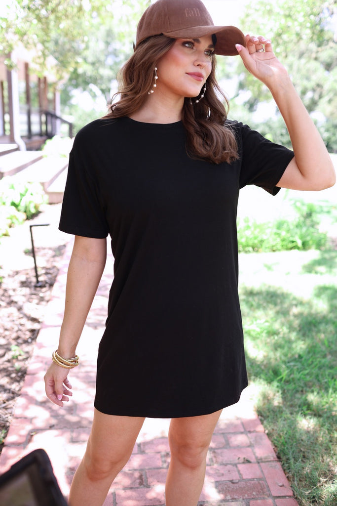 lightweight short sleeve basic t-shirt dress with a round neck