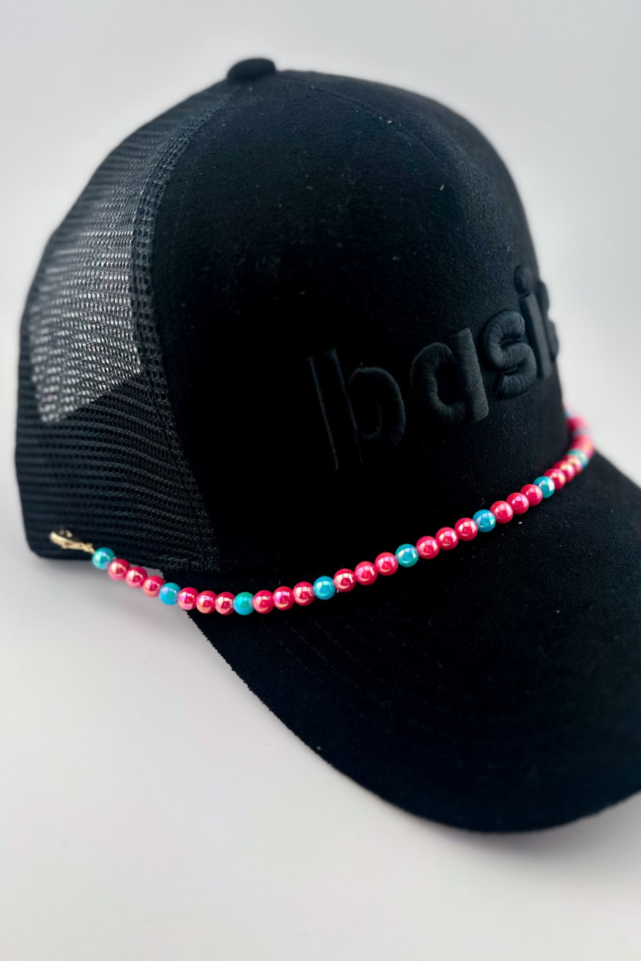 trendy hat chain in pearlescent shimmer pearls (pink and turquoise)