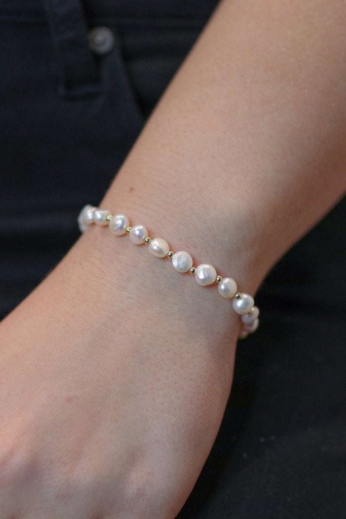 Hidden Gem Pearl Bracelet