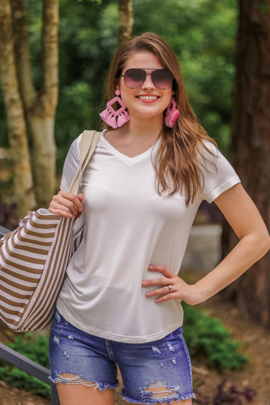 ivory basic short sleeve tee with rounded hemline and v-neck