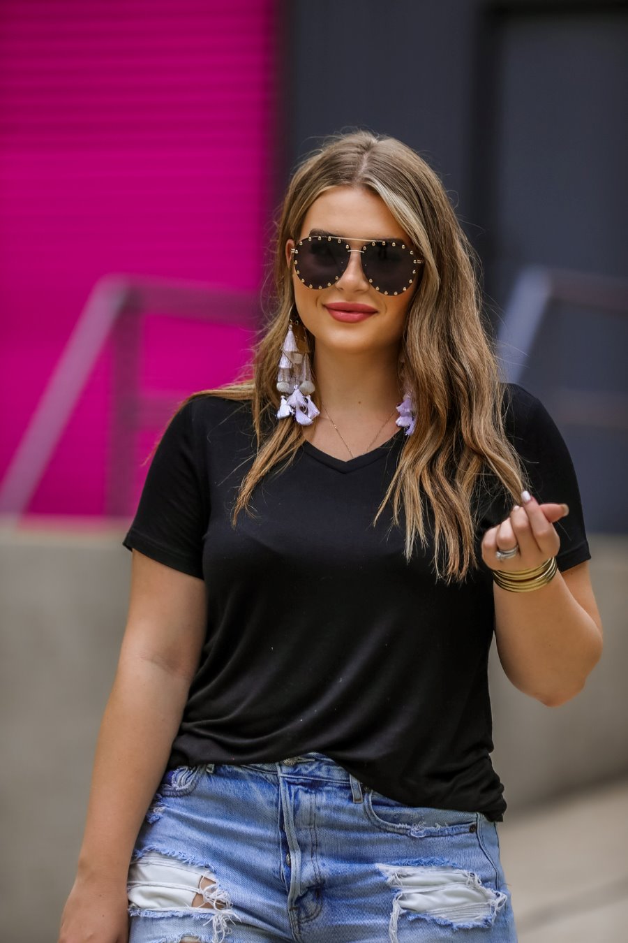 black basic short sleeve tee with rounded hemline and v-neck