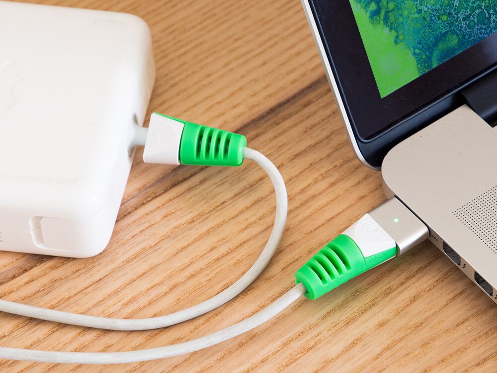 Klip Cable Protector for Magsafe (Lifestyle)