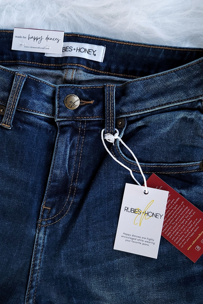 Mid-Rise Non-Distressed Dark Wash Skinny Jeans FLATLAY