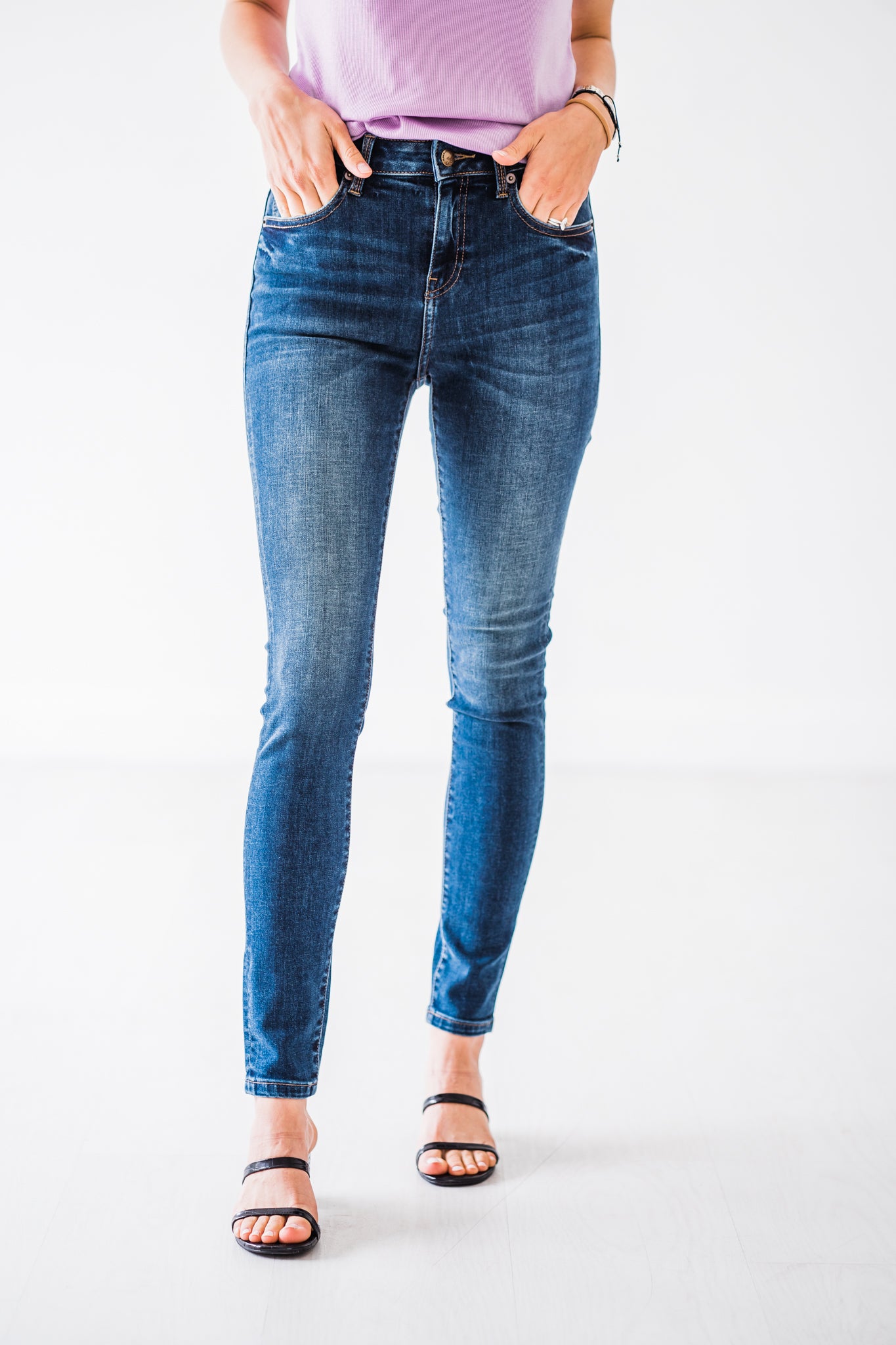 Mid-Rise Non-Distressed Skinny Jeans VICTORIA