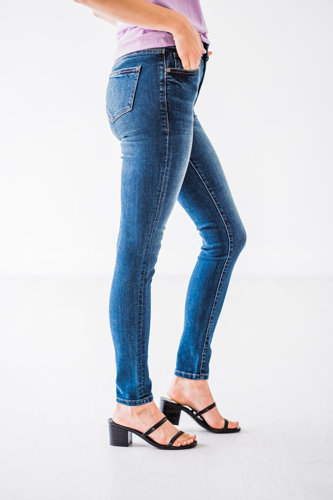 Mid-Rise Non-Distressed Skinny Jeans VICTORIA